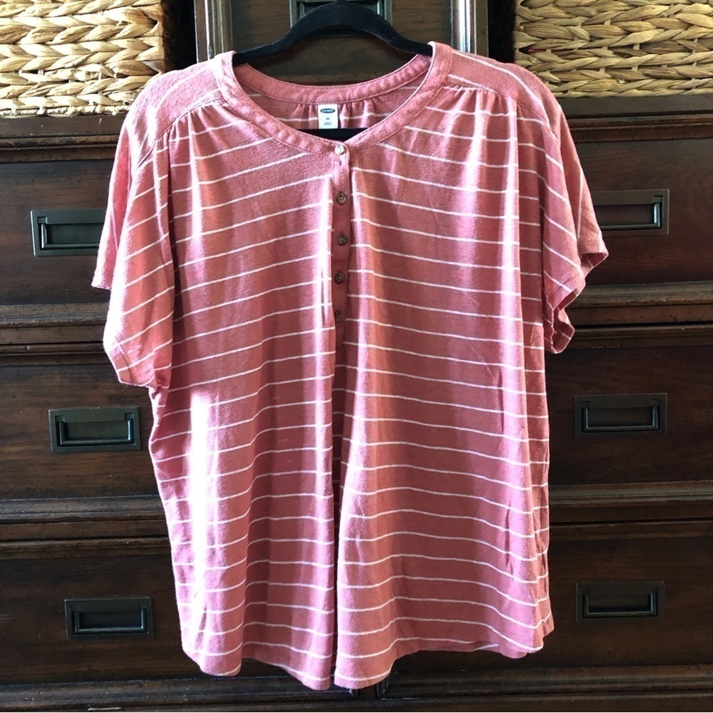 Old Navy pink striped short sleeve top in size XXL